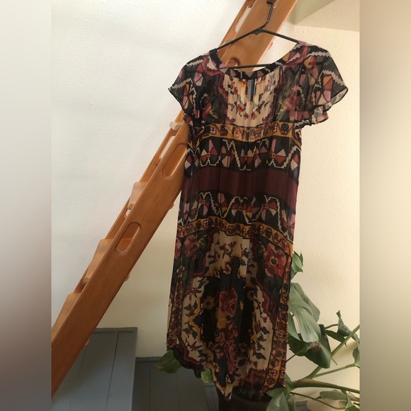 Akemi + Kin Dress - Picture 2 of 2